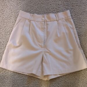 RIHOAS High Waist Cream Shorts